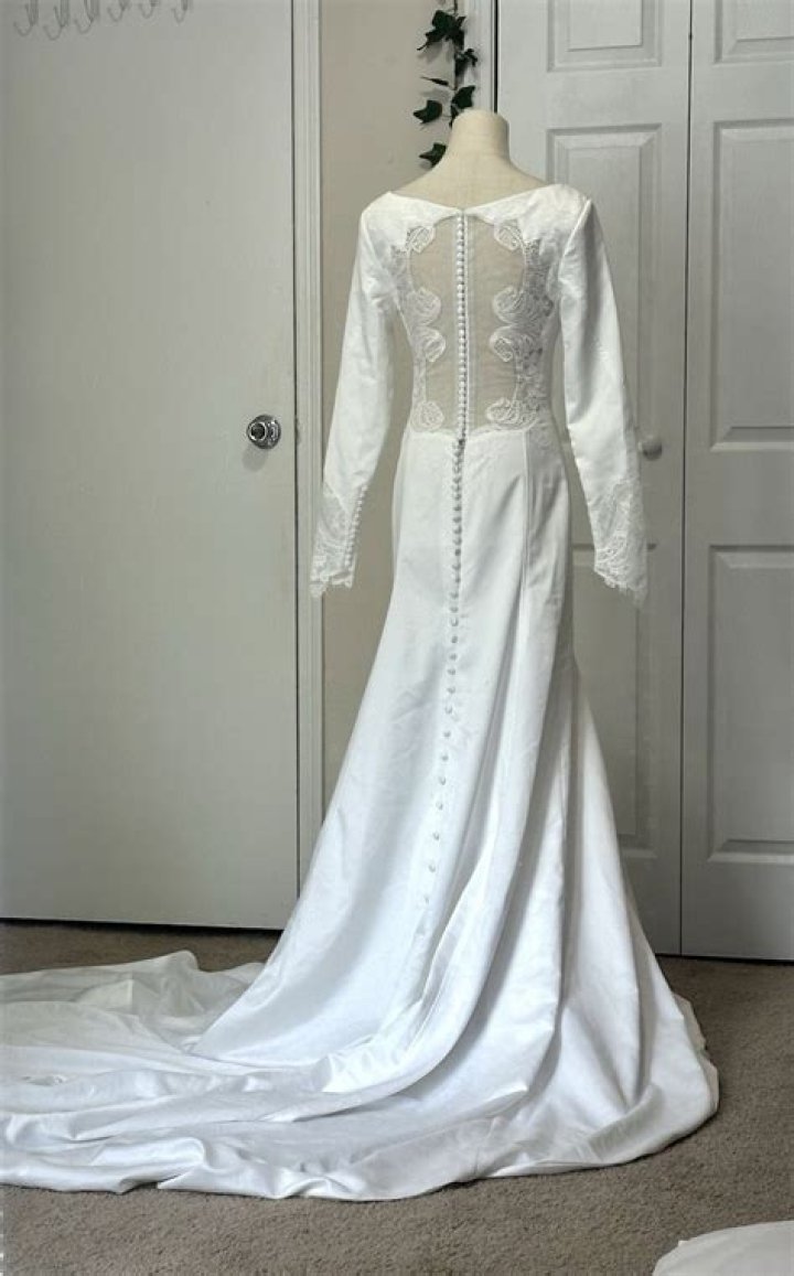 Discover The Enchanting Secrets Of The Twilight Wedding Dress